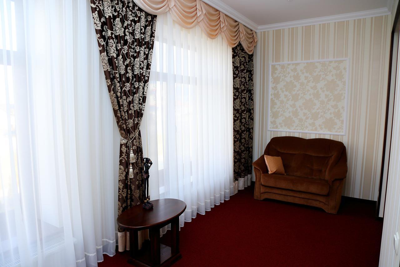 Best Hotel And Restaurant Complex Dunaivtsi Ruang foto