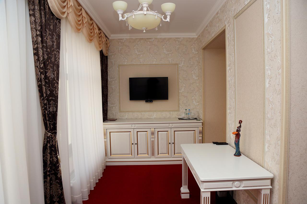 Best Hotel And Restaurant Complex Dunaivtsi Ruang foto