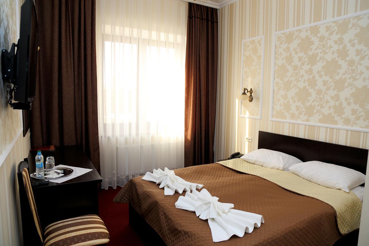 Best Hotel And Restaurant Complex Dunaivtsi Ruang foto