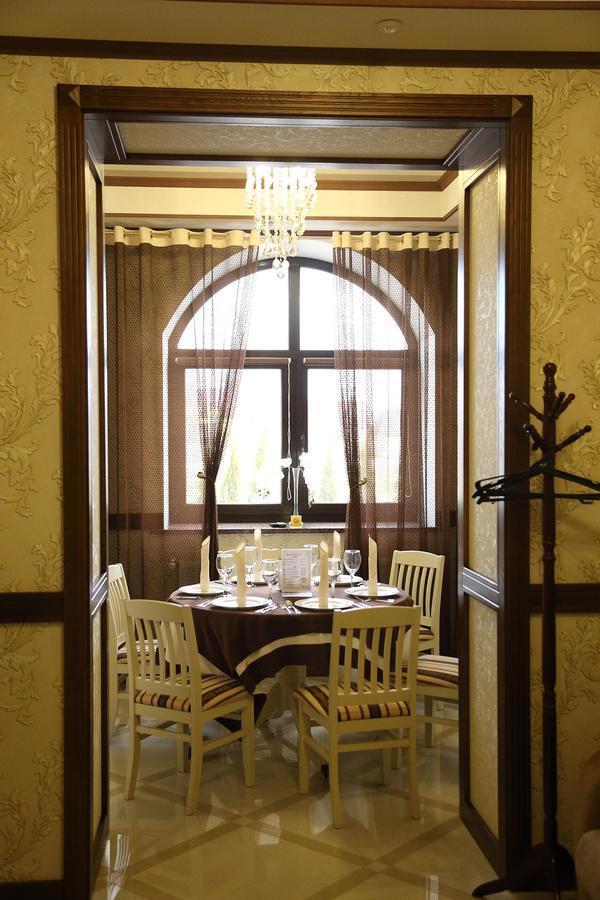 Best Hotel And Restaurant Complex Dunaivtsi Bagian luar foto