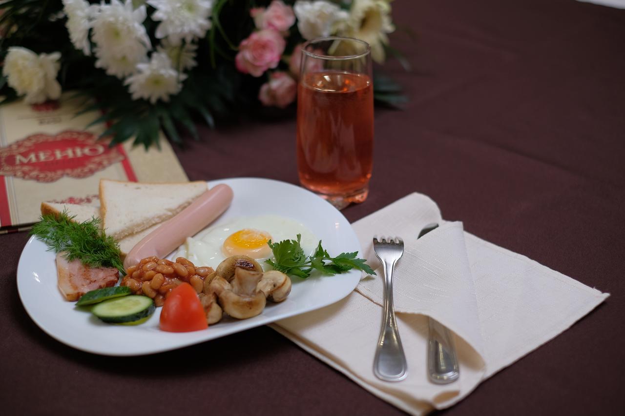 Best Hotel And Restaurant Complex Dunaivtsi Bagian luar foto